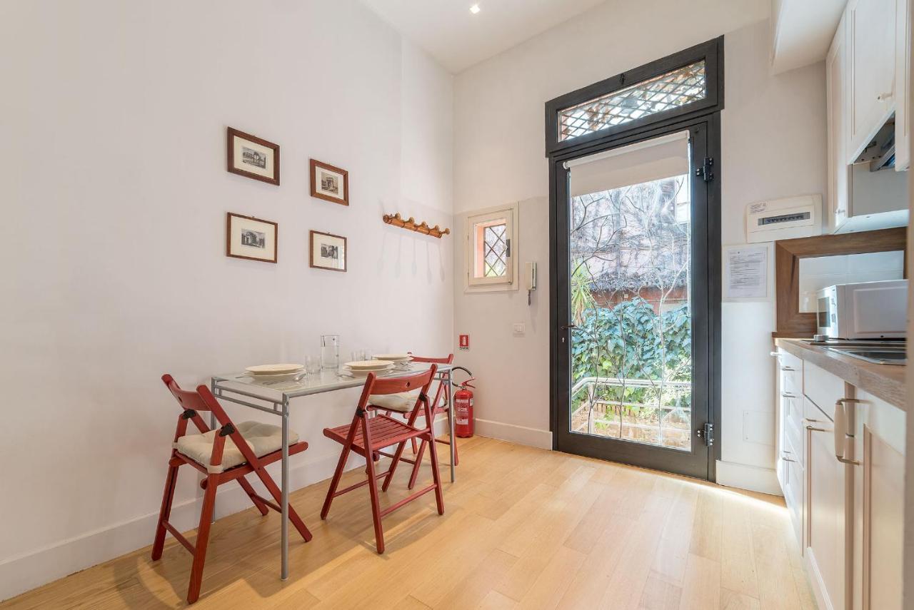Apartamento Domus Claudiae - Fromhometorome Roma